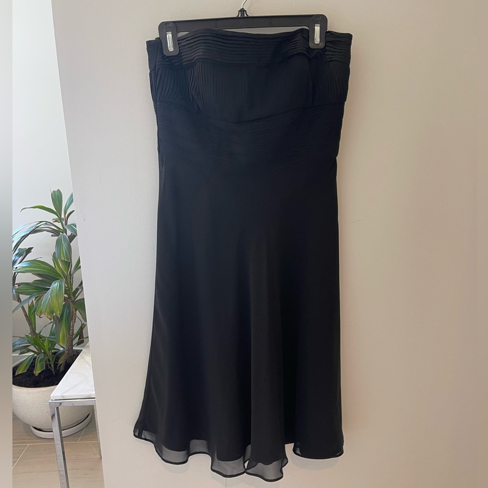White House Black Market black strapless dress